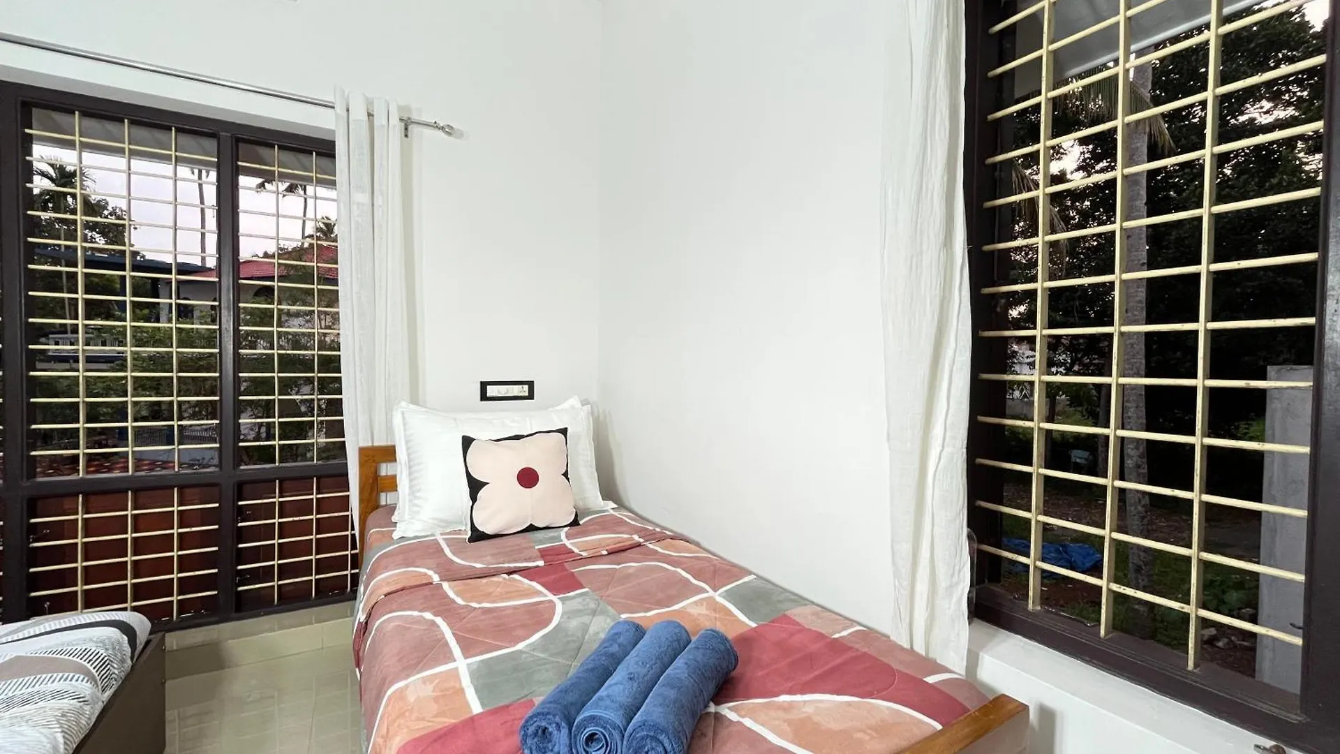 Cliff Haus 1 - 3 Min South Cliff, Luxurious Ac 2Bhk Apartment Thiruvananthapuram