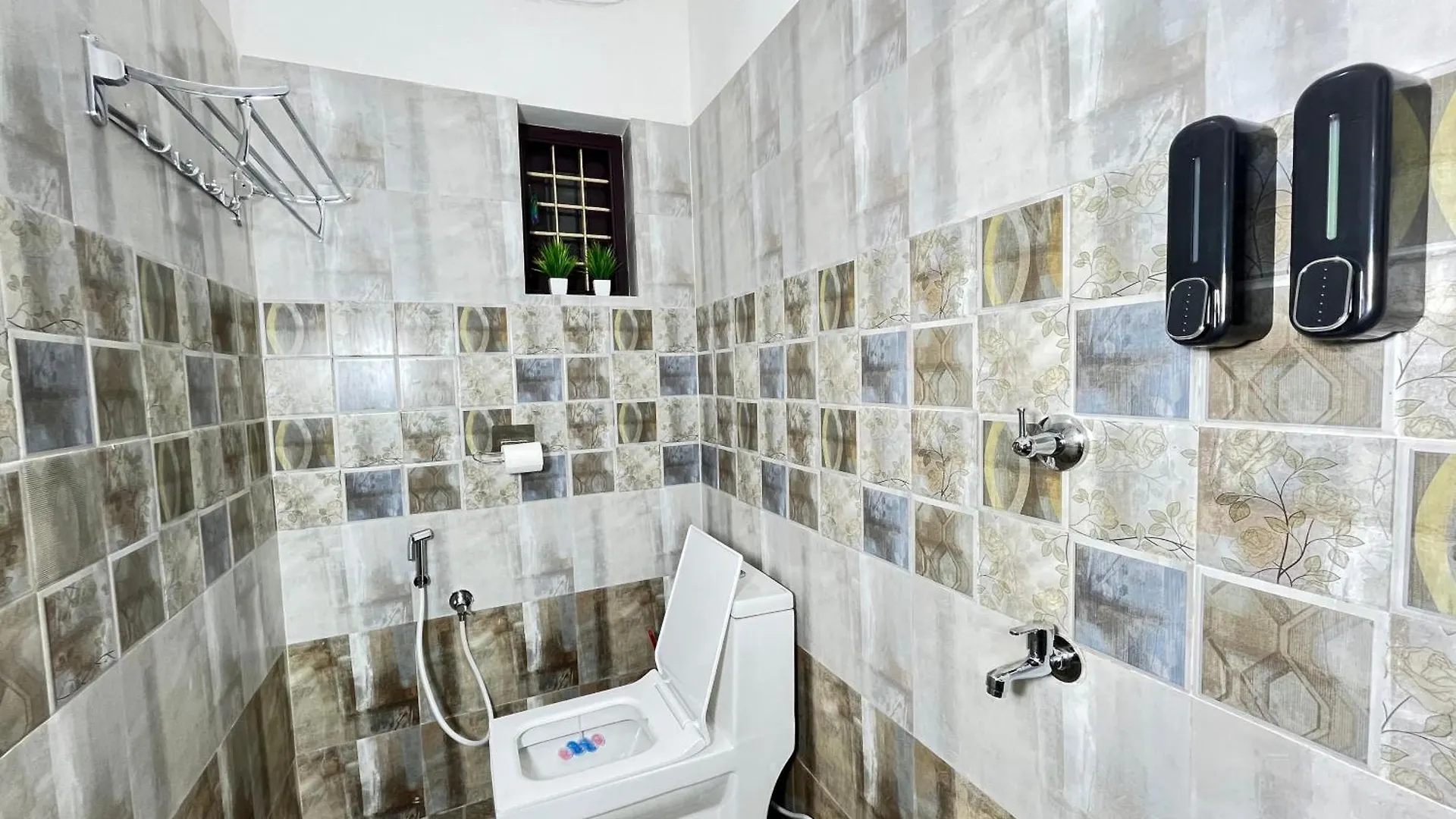 Cliff Haus 1 - 3 Min South Cliff, Luxurious Ac 2Bhk Apartment Thiruvananthapuram 0*,  India